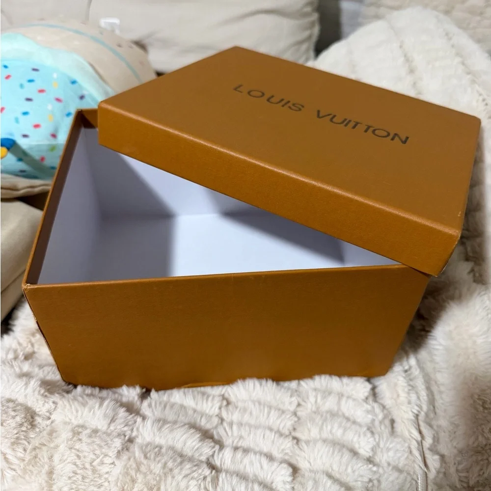 Orange/ brown Box